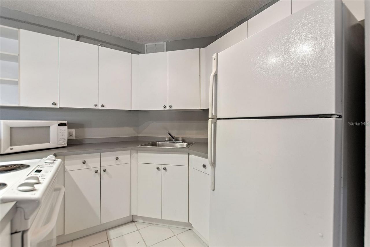 3315 58th Avenue S, Unit 202, Saint Petersburg, FL 33712 Photo