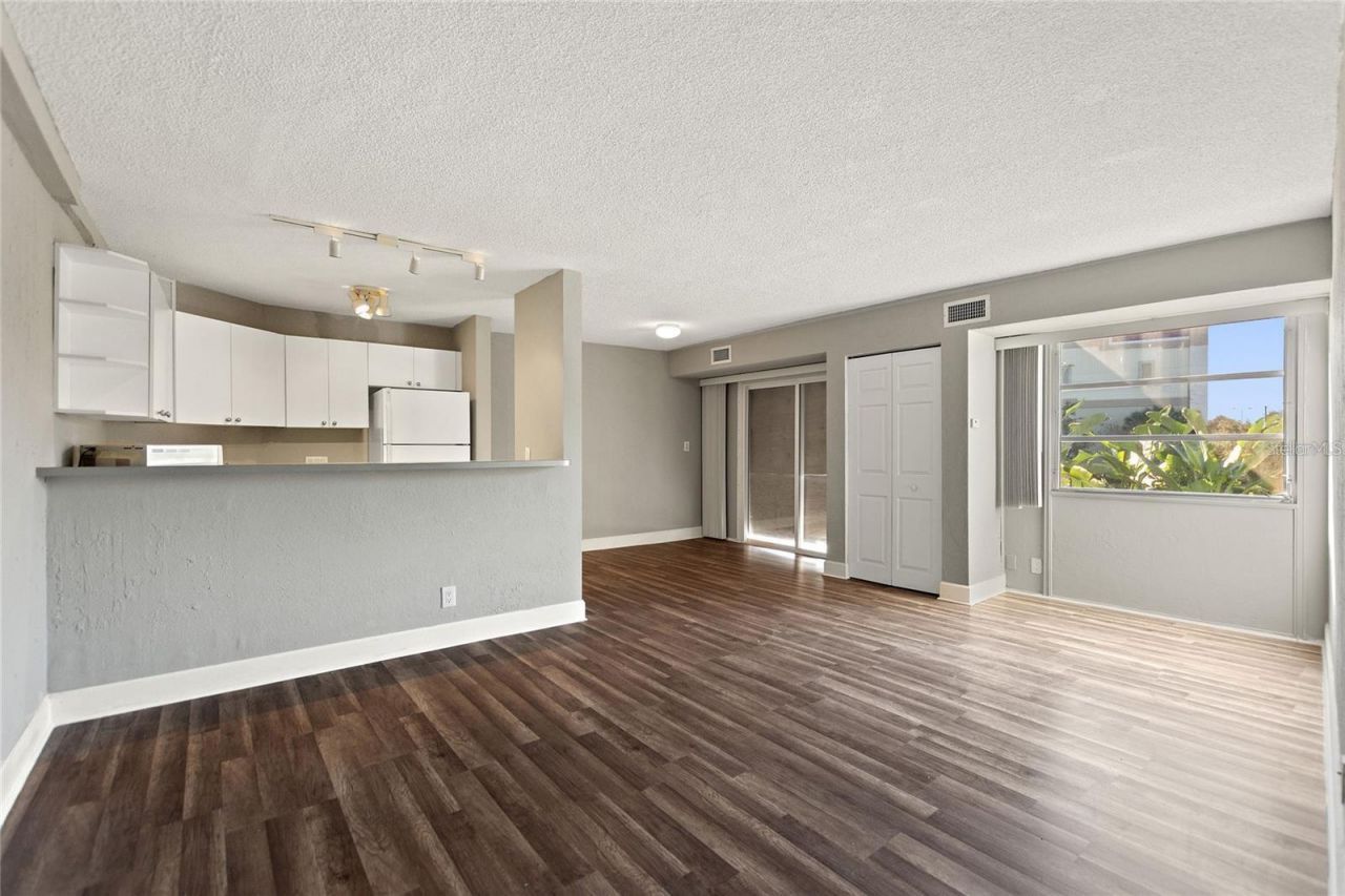 3315 58th Avenue S, Unit 202, Saint Petersburg, FL 33712 Photo