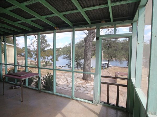 20203 Barnett Glenn RD, Spicewood, TX 78669