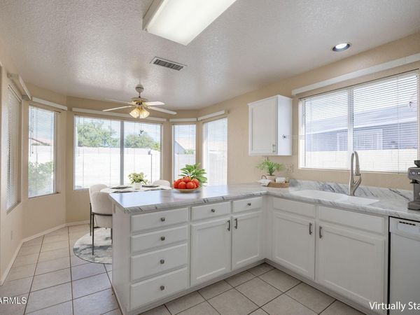 10622 W MOHAWK Lane, Peoria, AZ 85382