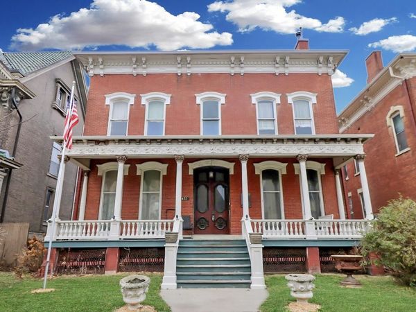 1433 Main Street, Dubuque, IA 52001