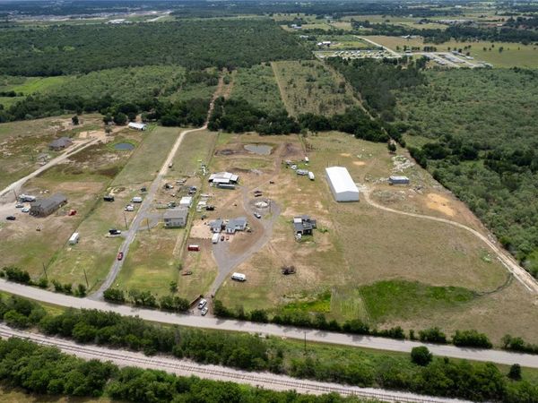 353 Littig RD, Elgin, TX 78621