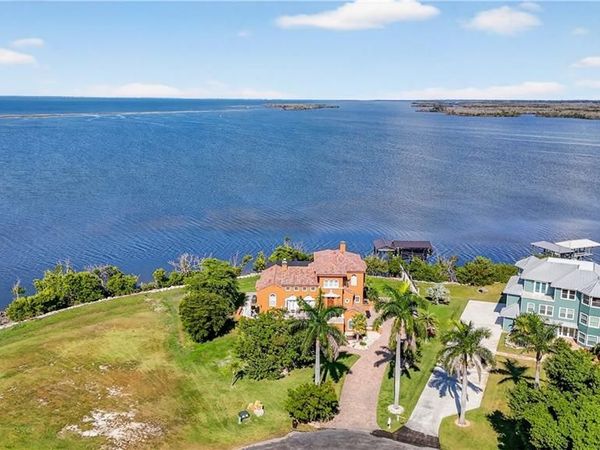 4961 Galt Island AVE, ST. JAMES CITY, FL 33956