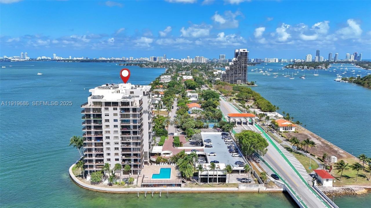 801 N Venetian Dr, Unit 208, Miami Beach, FL 33139 Photo