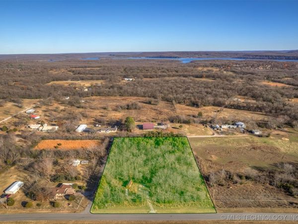 3 330 Road, Wagoner, OK 74467