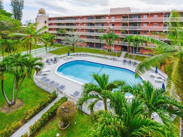 200 NE 12th Ave, Unit 6D, Hallandale Beach, FL 33009