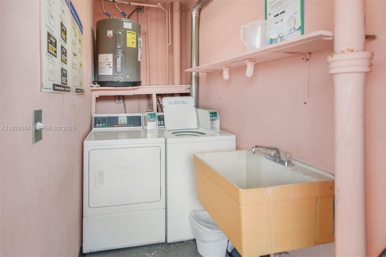 200 NE 12th Ave, Unit 6D, Hallandale Beach, FL 33009 Photo