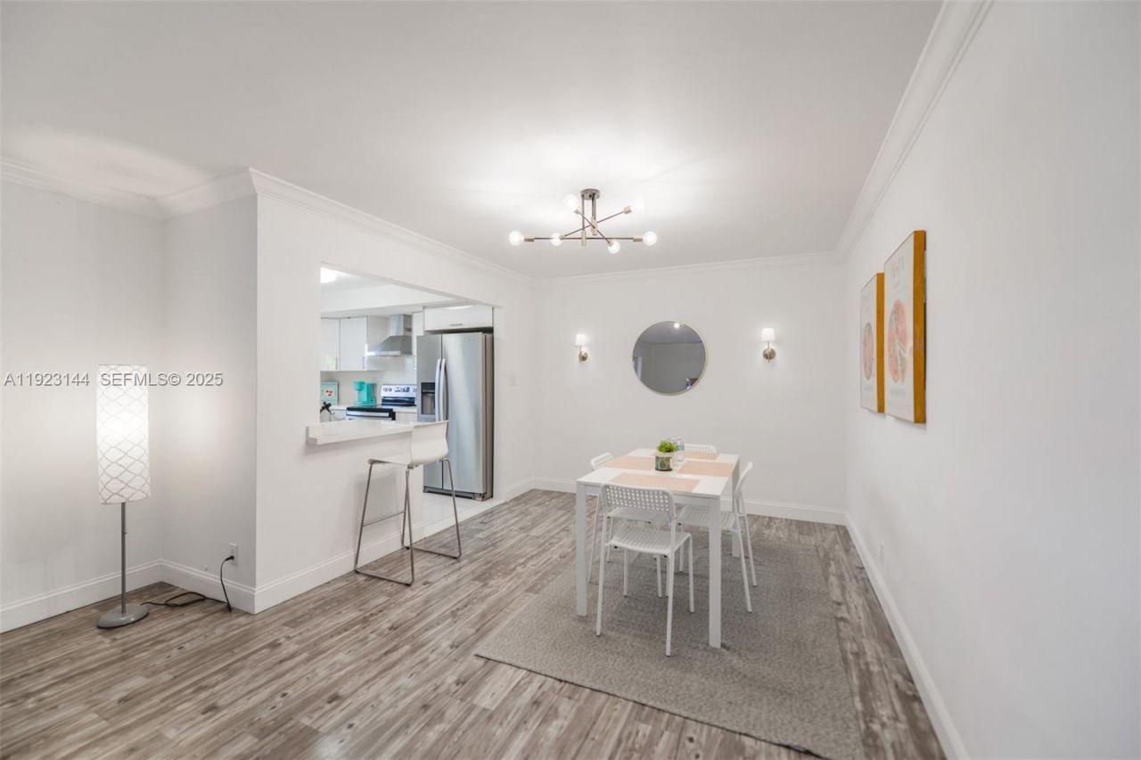 200 NE 12th Ave, Unit 6D, Hallandale Beach, FL 33009 Photo