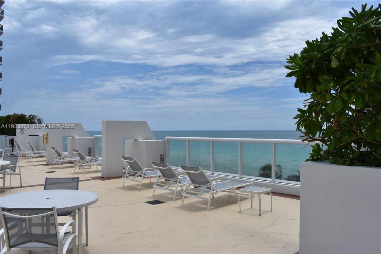 6365 Collins Ave, Unit 3804, Miami Beach, FL 33141 Photo