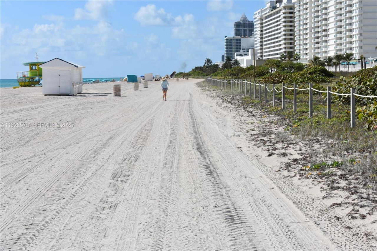 6365 Collins Ave, Unit 3804, Miami Beach, FL 33141 Photo