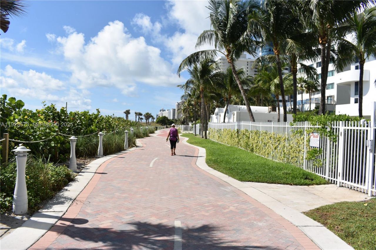 6365 Collins Ave, Unit 3804, Miami Beach, FL 33141 Photo