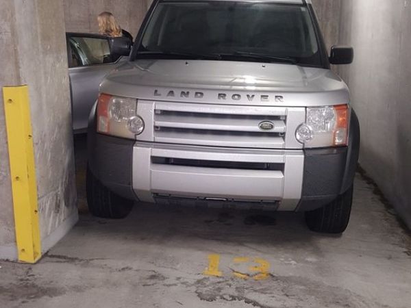 330 W Grand Avenue, Chicago, IL 60654