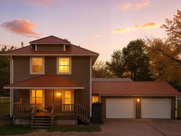 1627 S Iowa Ave, Washington, IA 52353