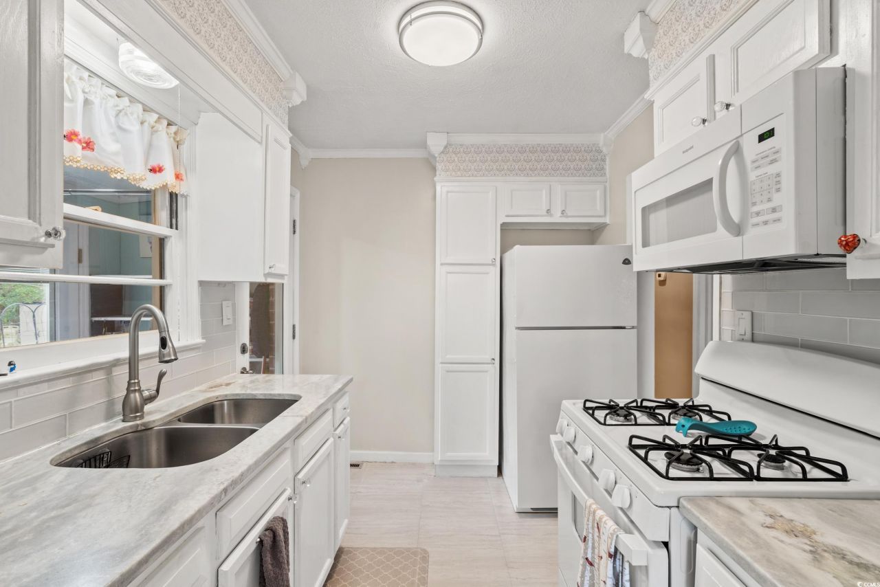 324 Edgewood Circle Photo 10