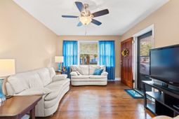 324 Edgewood Circle photo 4