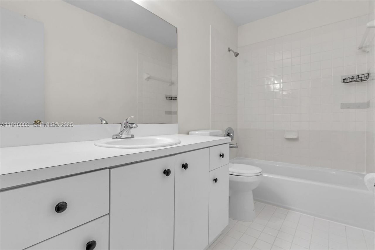 14289 SW 94th Cir Ln, Unit 101, Miami, FL 33186 Photo