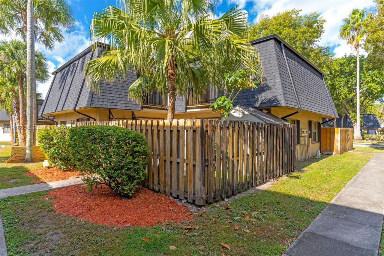 14289 SW 94th Cir Ln, Unit 101, Miami, FL 33186 Photo