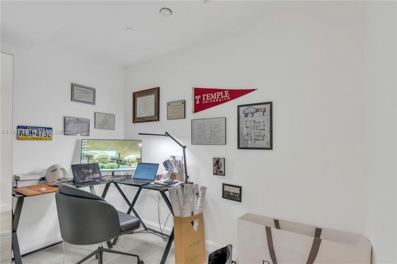 55 SW 9th St, Unit 2610, Miami, FL 33130 Photo