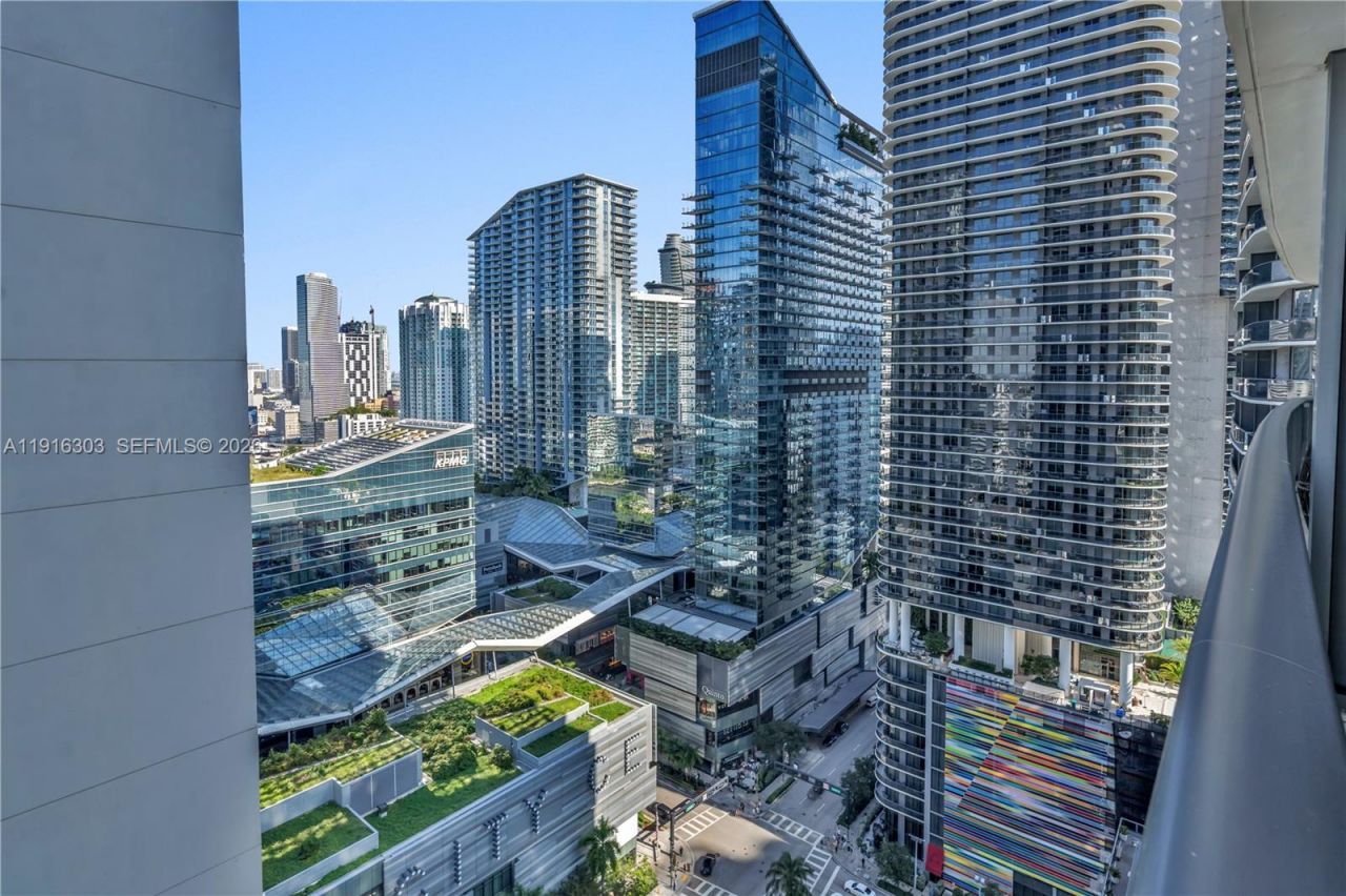55 SW 9th St, Unit 2610, Miami, FL 33130 Photo