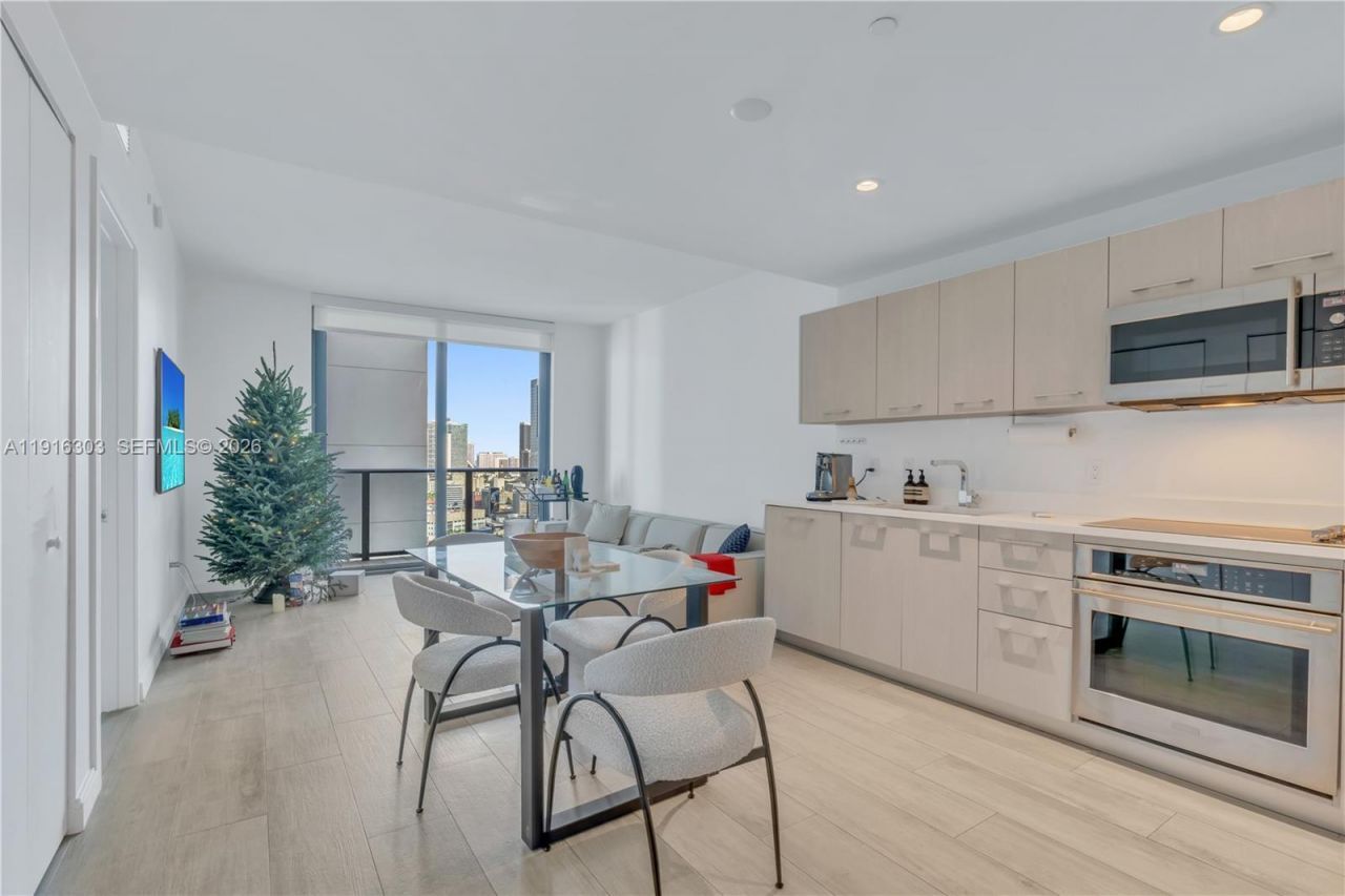 55 SW 9th St, Unit 2610, Miami, FL 33130 Photo