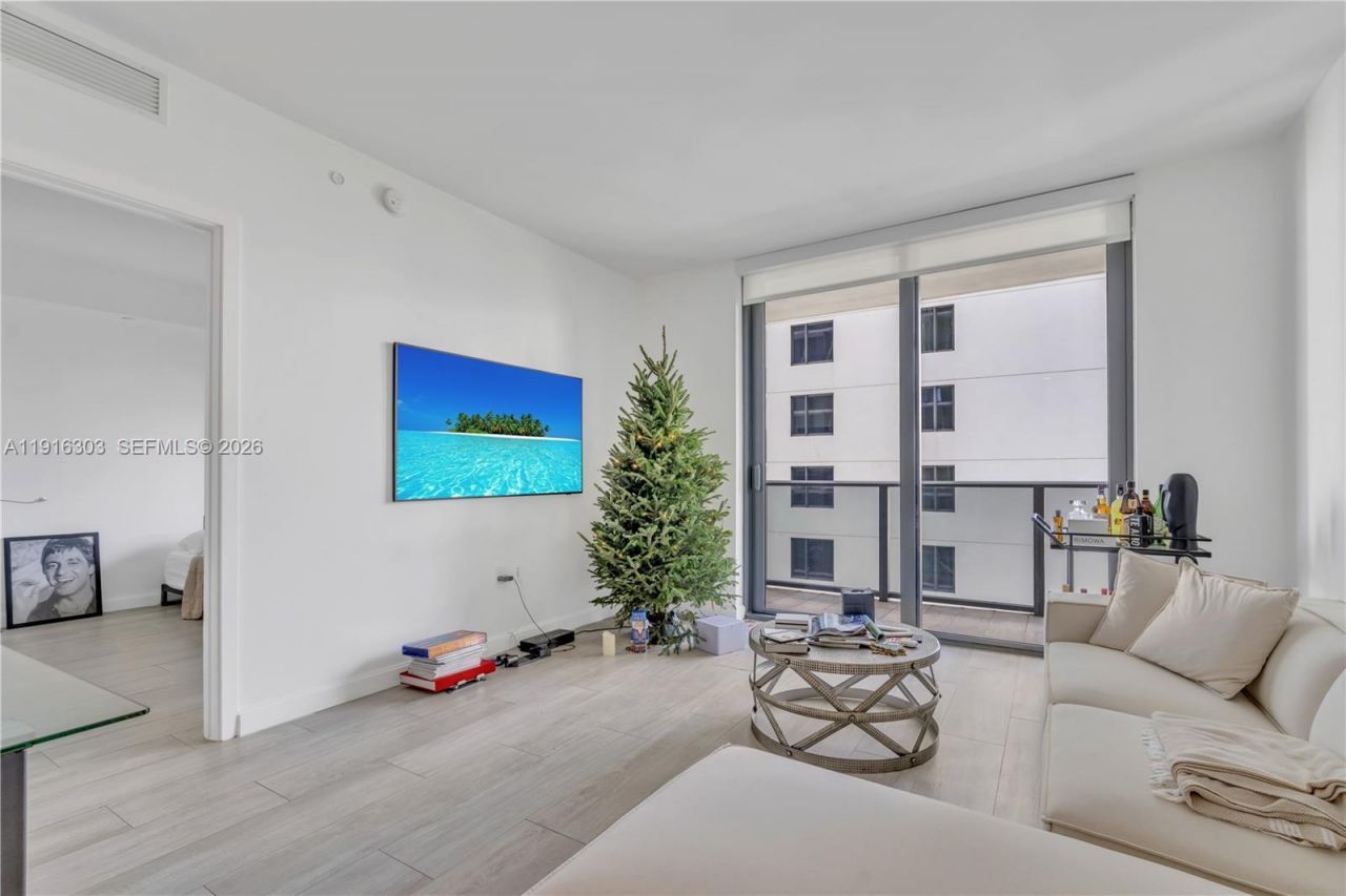 55 SW 9th St, Unit 2610, Miami, FL 33130 Photo