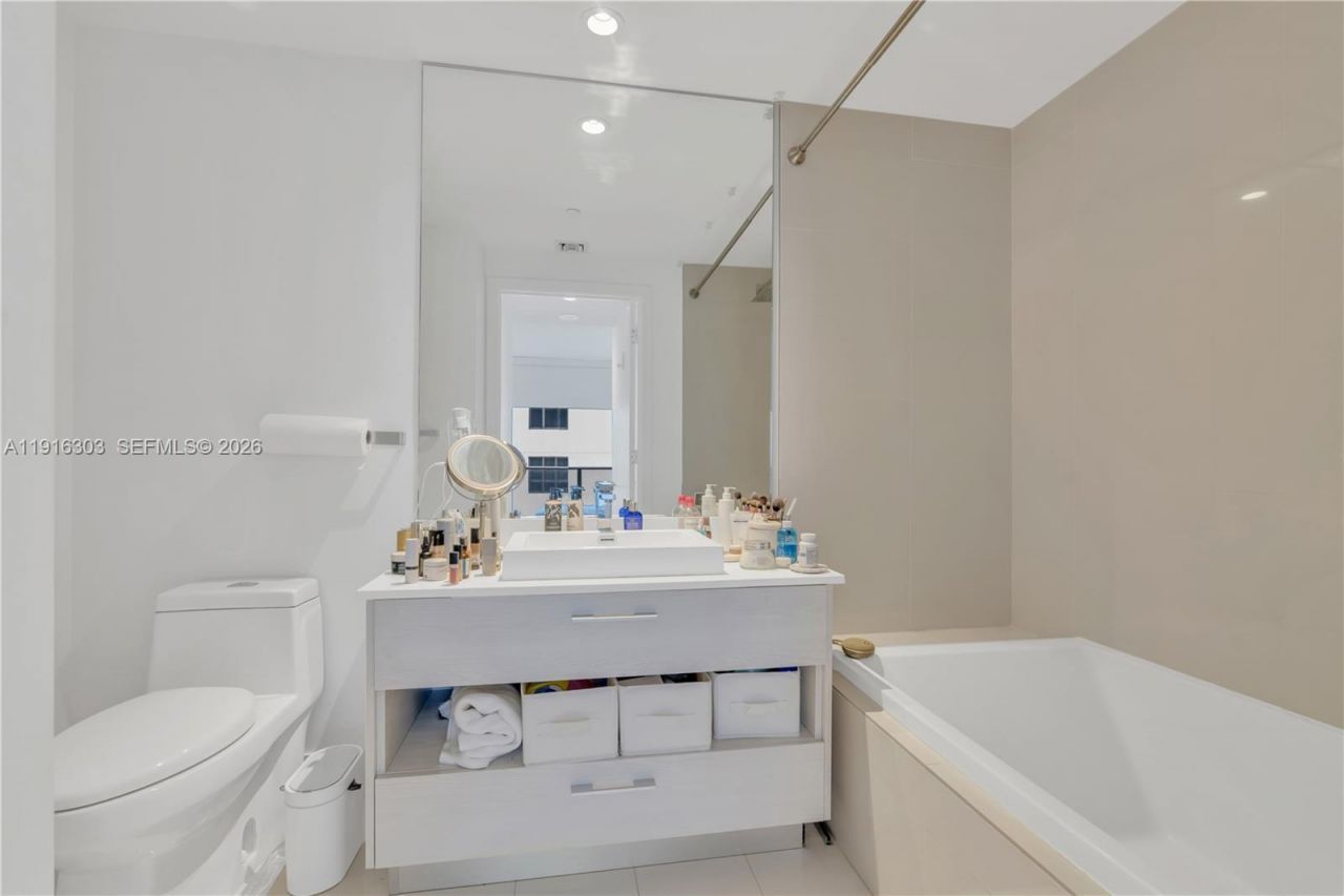55 SW 9th St, Unit 2610, Miami, FL 33130 Photo