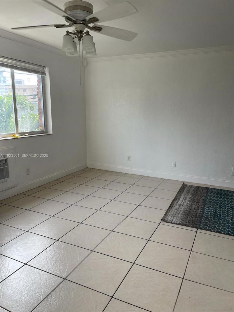 315 69th St, Unit 212, Miami Beach, FL 33141 Photo
