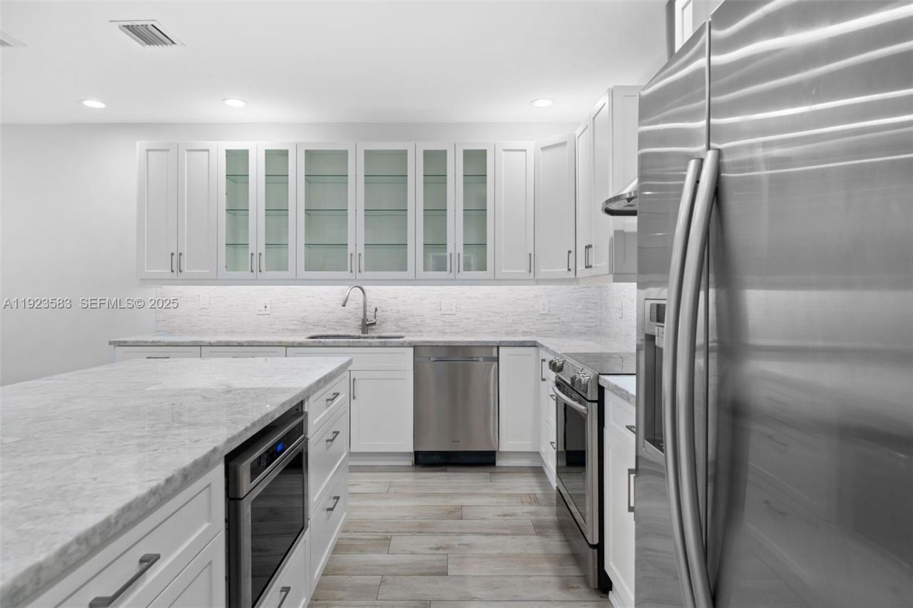 1240 Weeping Willow Way, Unit 1240, Hollywood, FL 33019 Photo