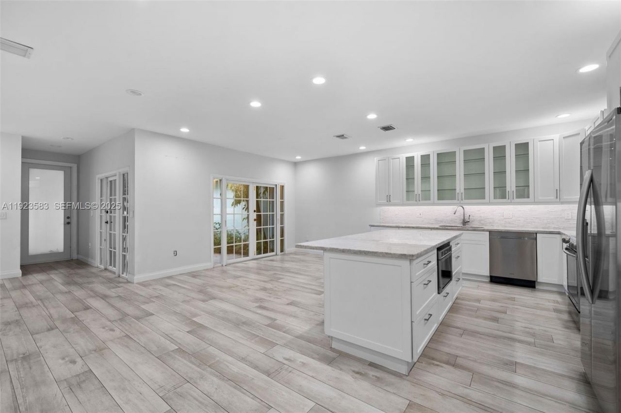 1240 Weeping Willow Way, Unit 1240, Hollywood, FL 33019 Photo