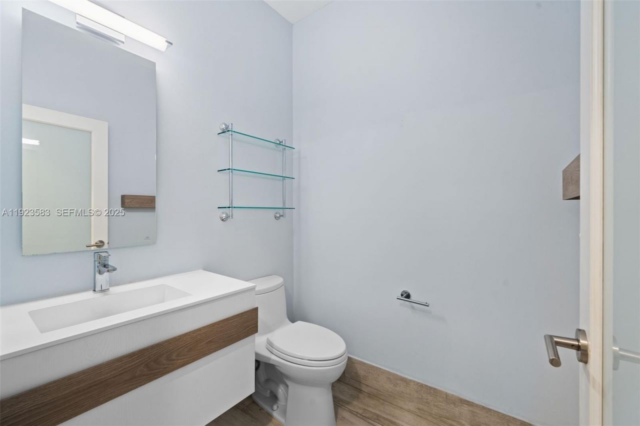 1240 Weeping Willow Way, Unit 1240, Hollywood, FL 33019 Photo