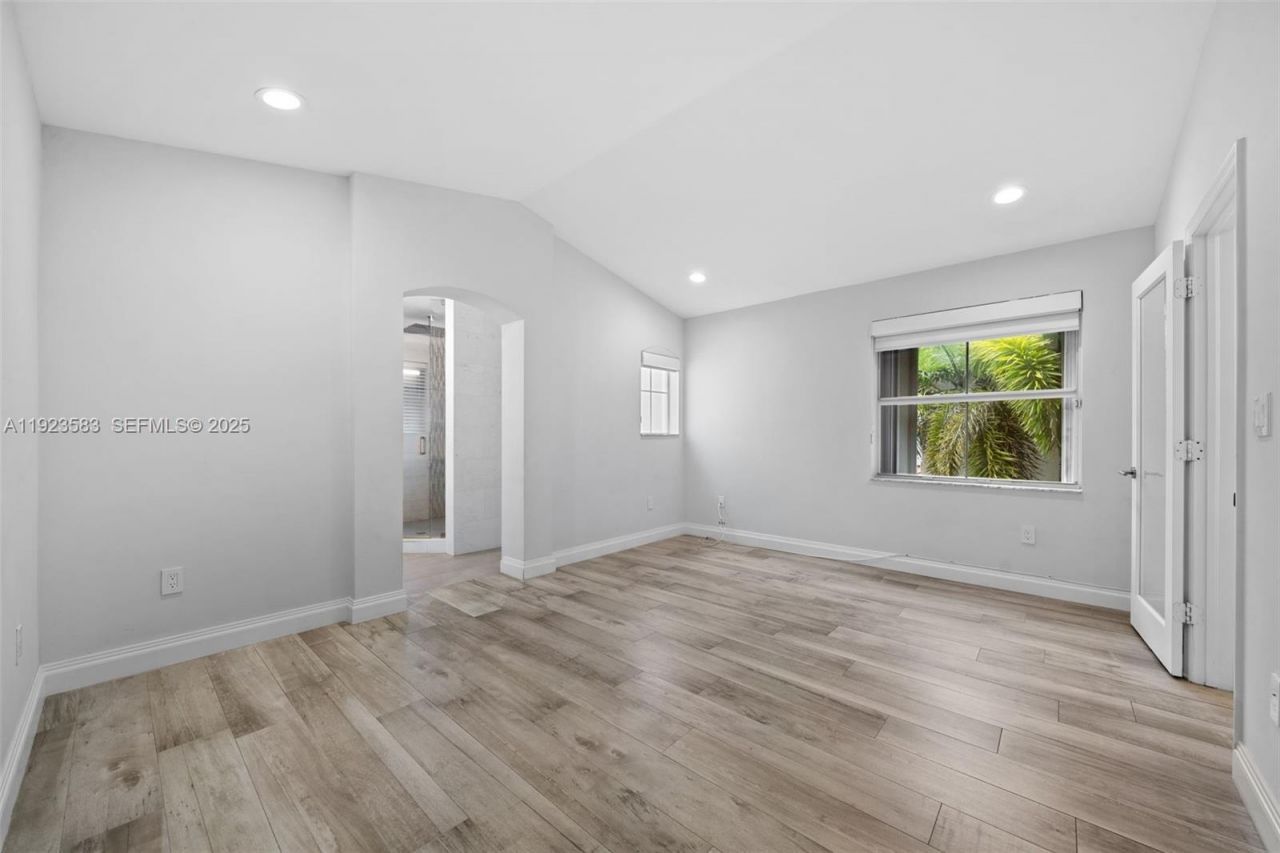 1240 Weeping Willow Way, Unit 1240, Hollywood, FL 33019 Photo