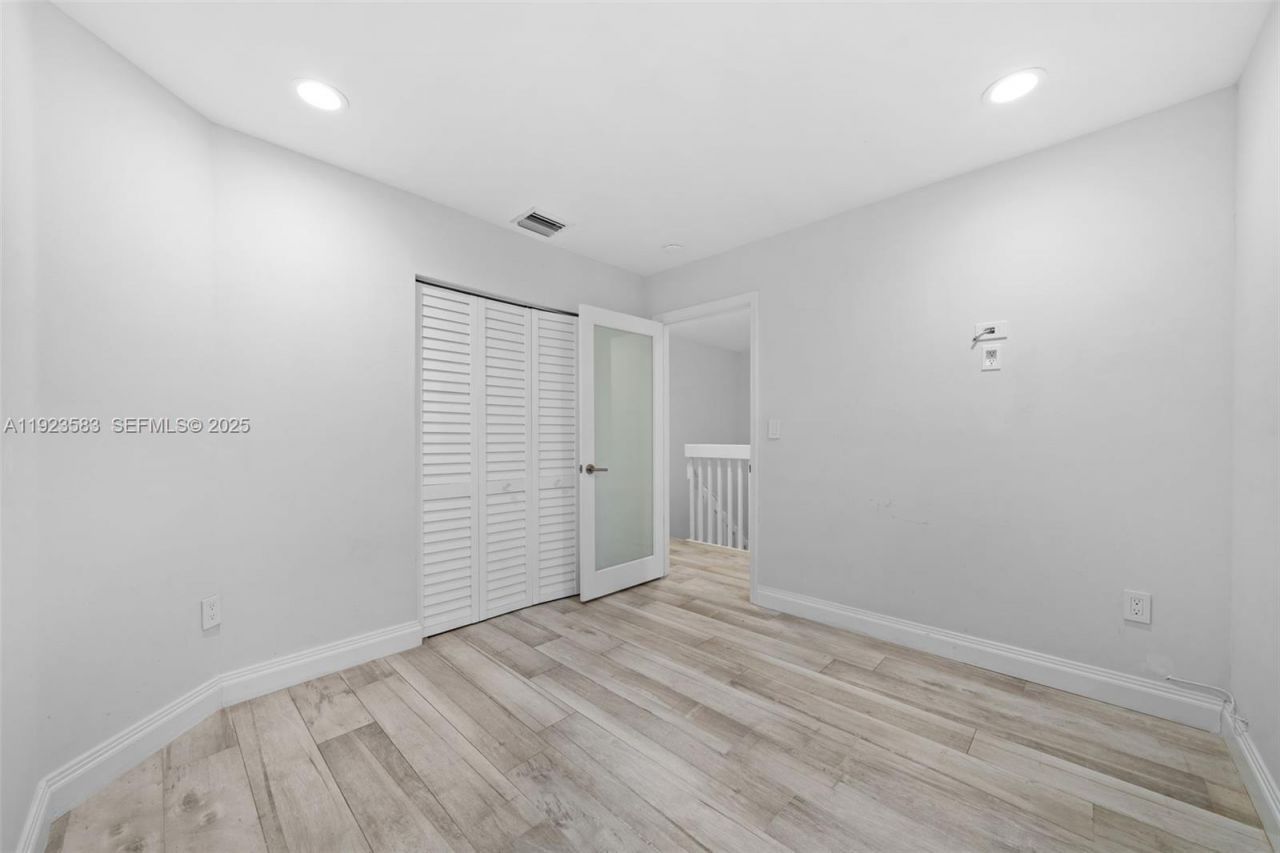 1240 Weeping Willow Way, Unit 1240, Hollywood, FL 33019 Photo