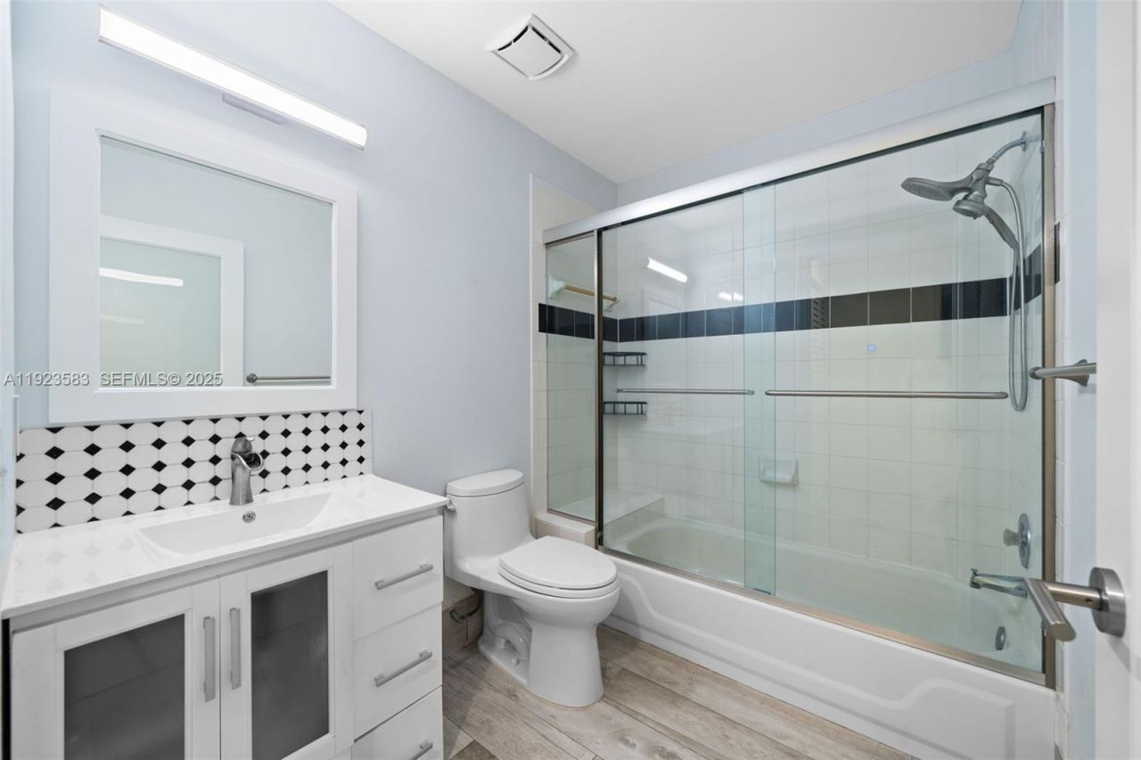 1240 Weeping Willow Way, Unit 1240, Hollywood, FL 33019 Photo