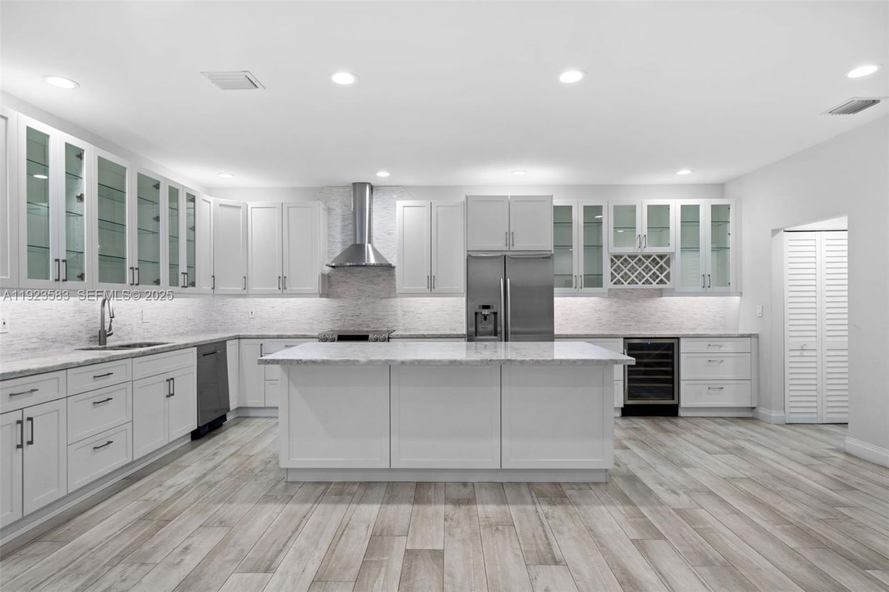 1240 Weeping Willow Way, Unit 1240, Hollywood, FL 33019 Photo