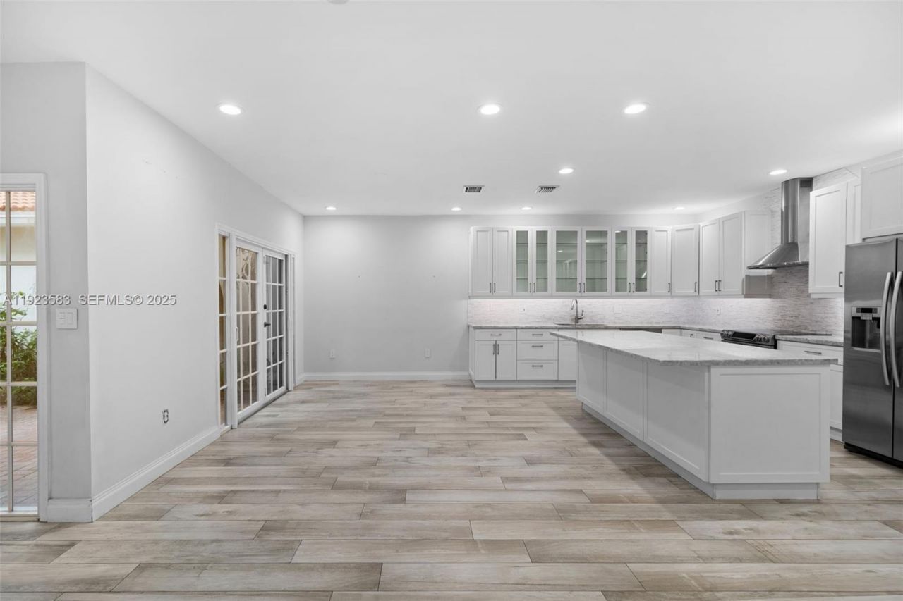 1240 Weeping Willow Way, Unit 1240, Hollywood, FL 33019 Photo