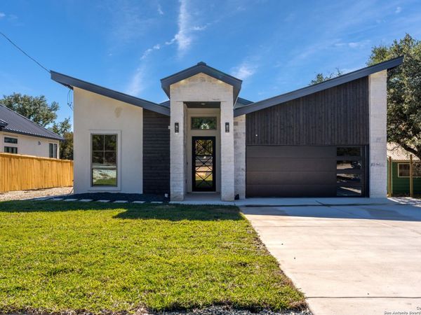 1164 Winding Creek Trl, Spring Branch, TX 78070