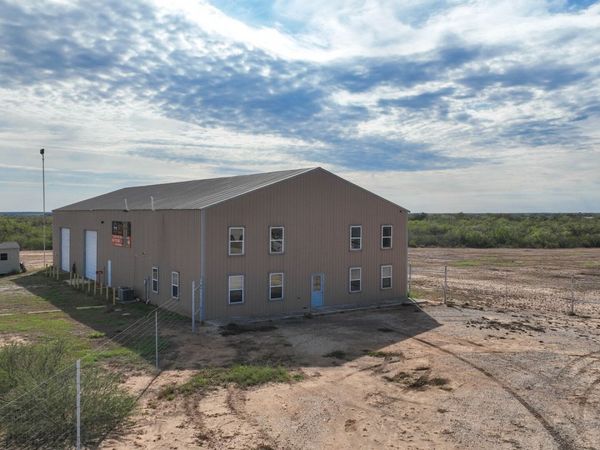193 Welco Ln, Jourdanton, TX 78026