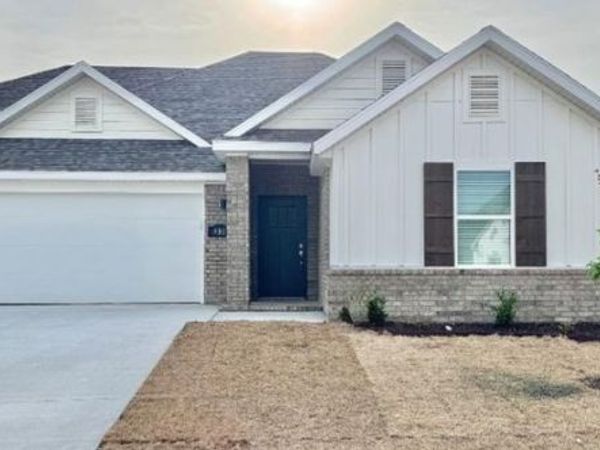 480 S Benchmark Lane, Fayetteville, AR 72704