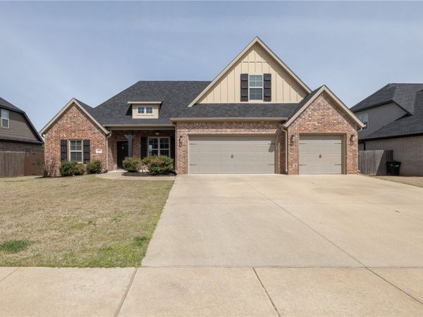 452 Romano Avenue, Tontitown, AR 72762