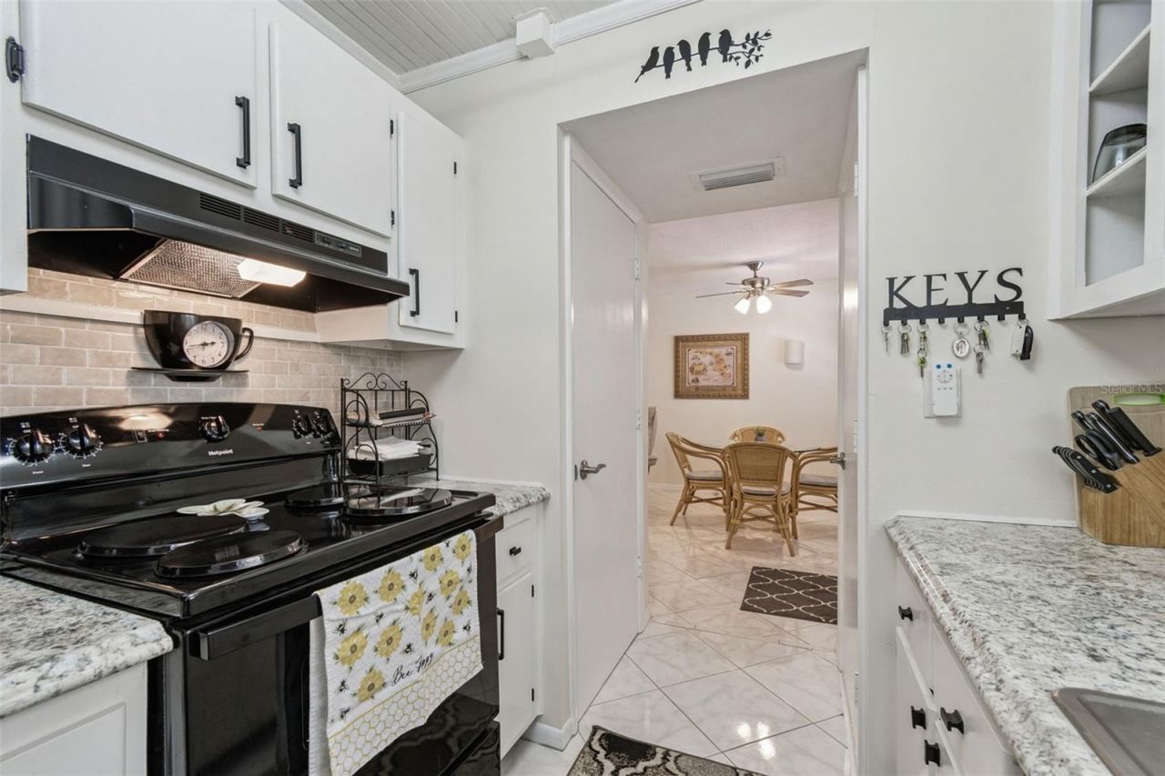 2750 E Bay Drive, Unit 12B, Largo, FL 33771 Photo