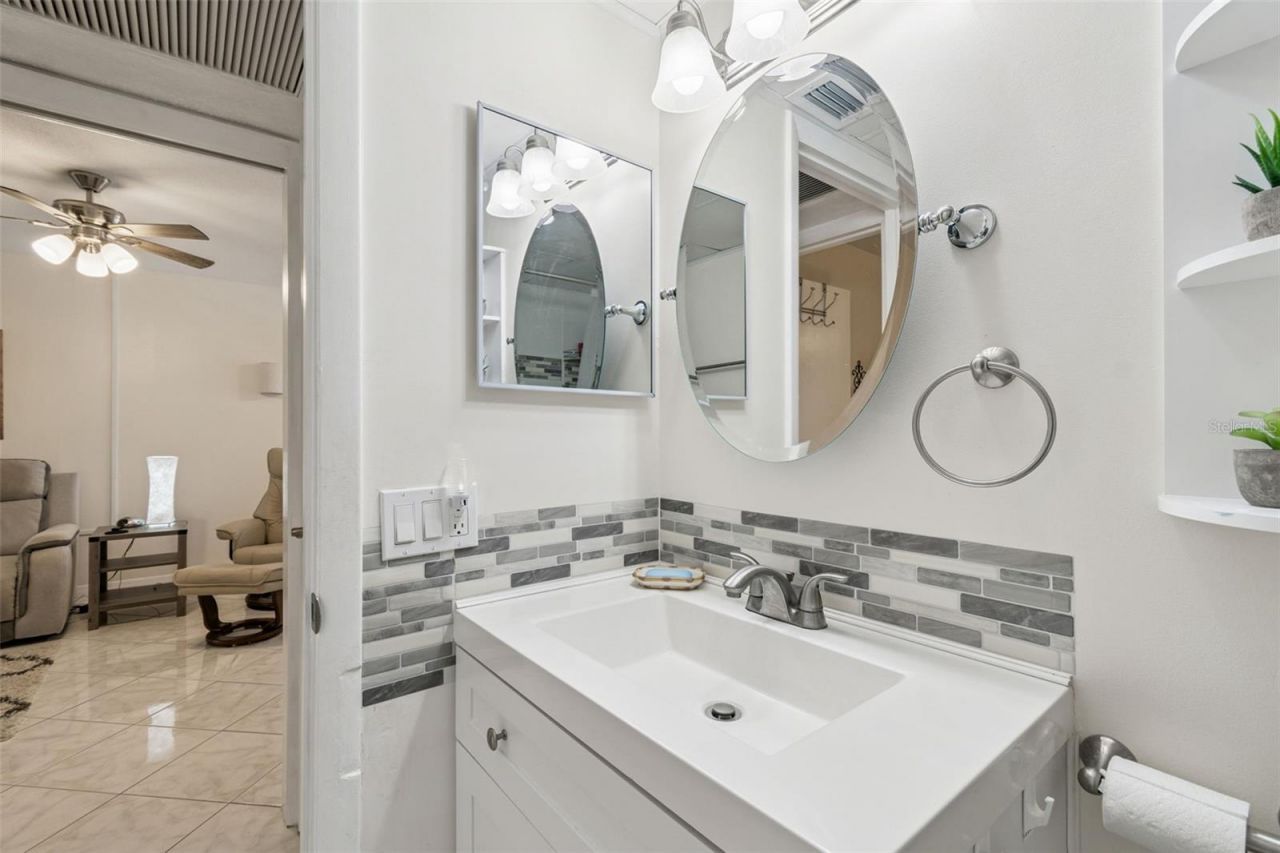 2750 E Bay Drive, Unit 12B, Largo, FL 33771 Photo