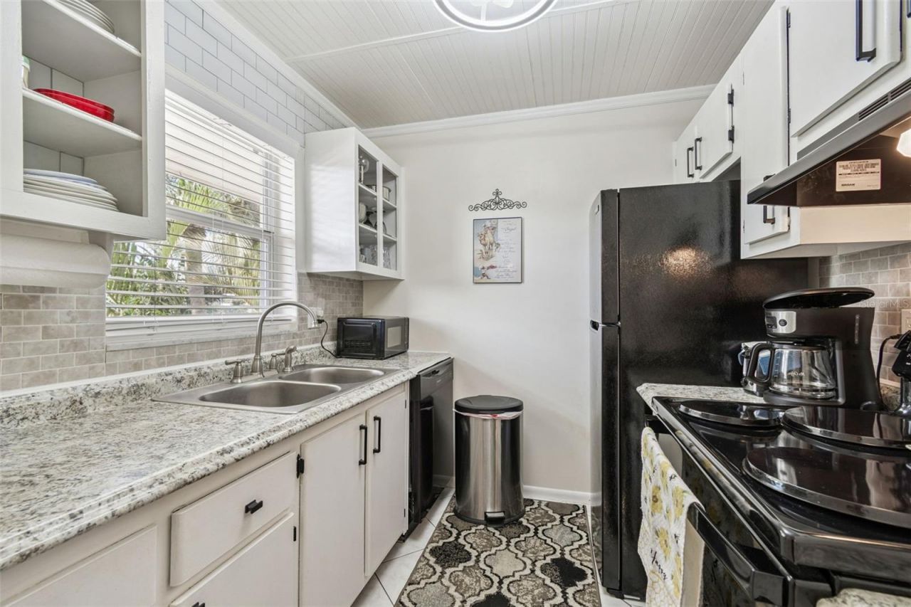 2750 E Bay Drive, Unit 12B, Largo, FL 33771 Photo