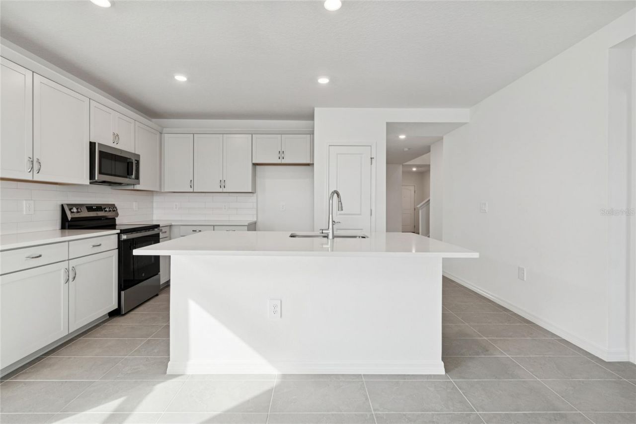 9102 Optimist Way, Palmetto, FL 34221 Photo