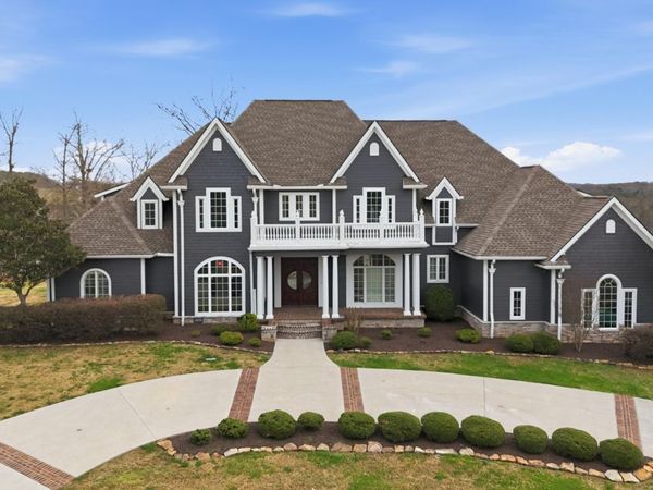 910 Eagle Nest Drive, Loudon, TN 37774