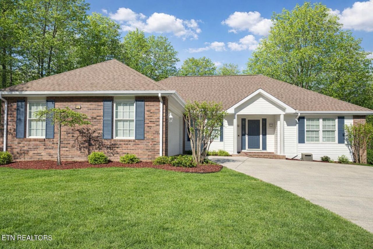 14 Brooks Lane, Crossville, TN 38558 Main Photo