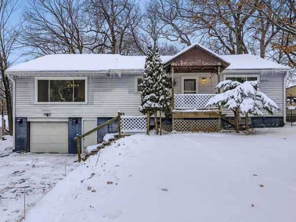 3977 Clover Avenue, Vadnais Heights, MN 55127