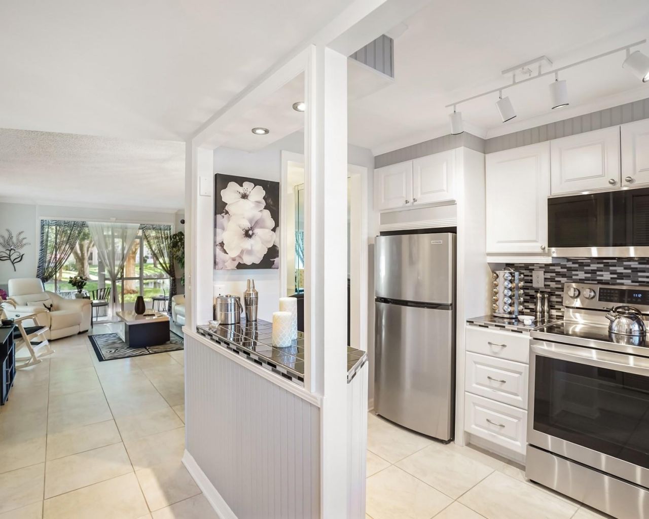 9281 Sunrise Lakes Boulevard, Unit 101, Sunrise, FL 33322 Photo