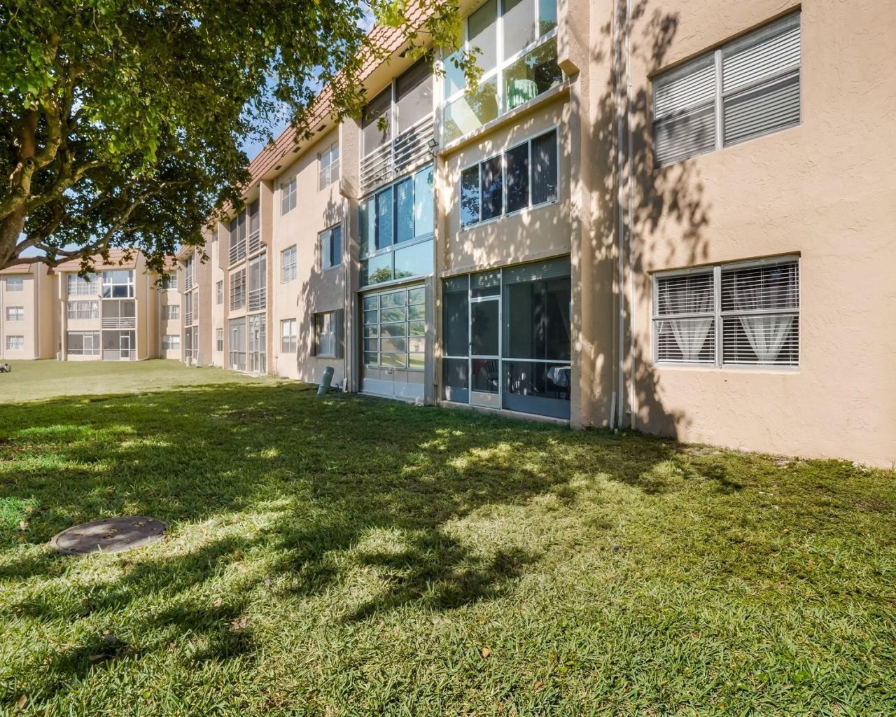 9281 Sunrise Lakes Boulevard, Unit 101, Sunrise, FL 33322 Photo