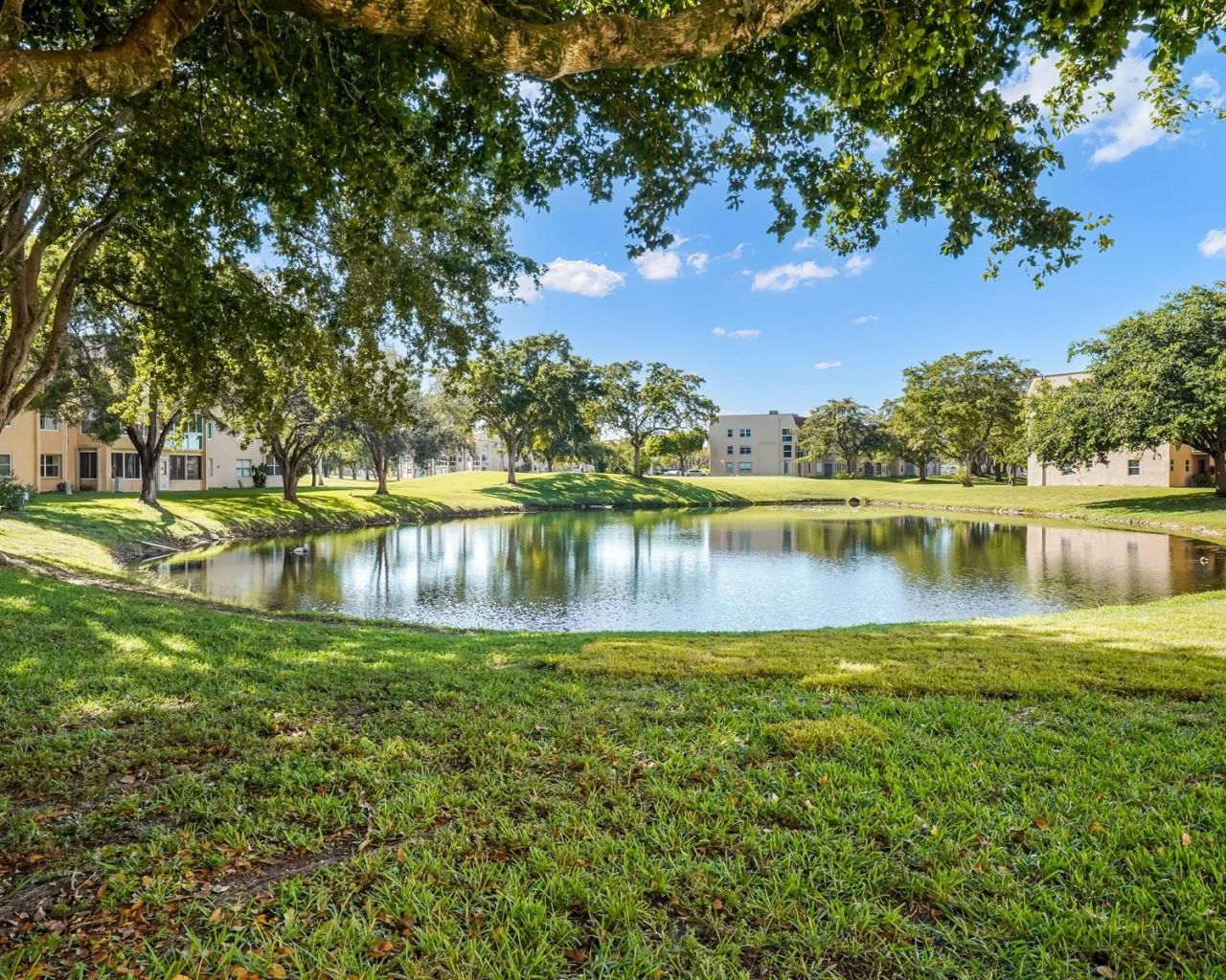 9281 Sunrise Lakes Boulevard, Unit 101, Sunrise, FL 33322 Photo