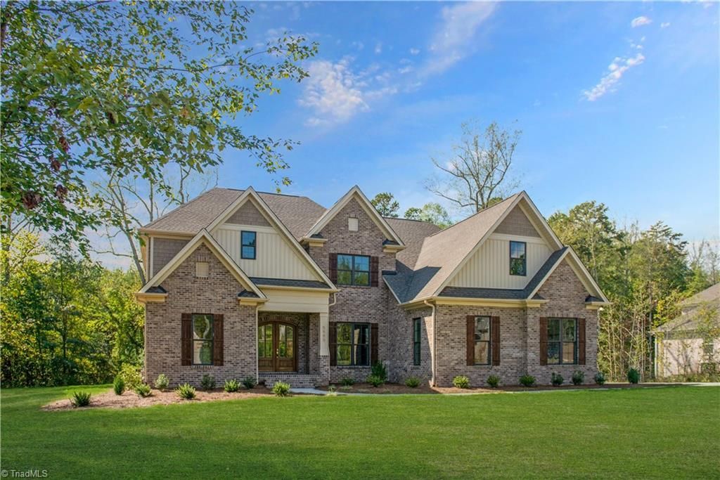 8211 Pyramid Drive, Summerfield, NC 27358 Main Photo